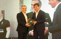 مراسم رونمایی از البسه داوری و تقدیر از پیشکسوتان برگزار شد