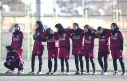 تیم فوتبال بانوان مهرگان پردیس قهرمان لیگ برتر شد