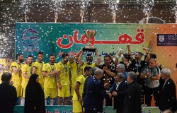 اهدای جام قهرمان جام رمضان(شهدای چوار) توسط وزیر ورزش و جوانان+تصاویر
