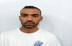 آریا ایزدی مقدم