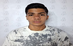 آراد پیش افکن