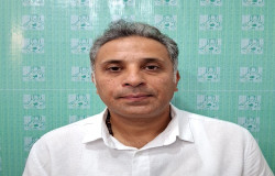 وحید خاکباز